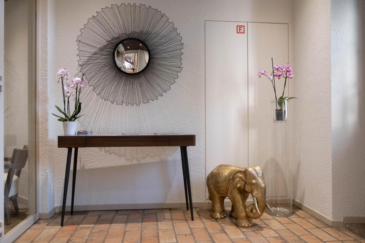 Boutique Hotel De L'Ecu Vaudois Begnins Bagian luar foto